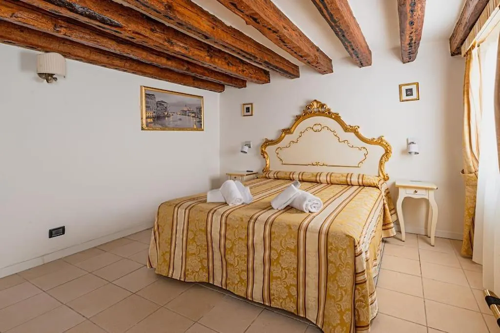 Casa Leone- Cozy And Central Flat In Venice 0*,  Italy